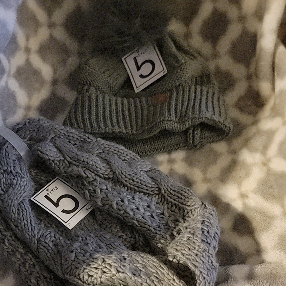 Elle Grey Knit Hat with Pom Pom